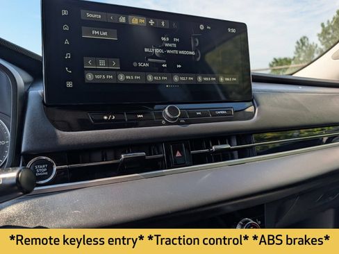 Used 2025 Mitsubishi Outlander SE AWD/4WD image 4
