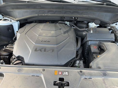 Used 2024 Kia Telluride SX w/ Towing Package FWD image 38