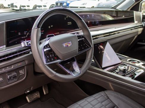 Used 2025 Cadillac Escalade V image 11