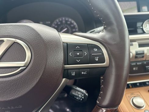 Used 2017 Lexus ES 350 w/ Luxury Package image 21