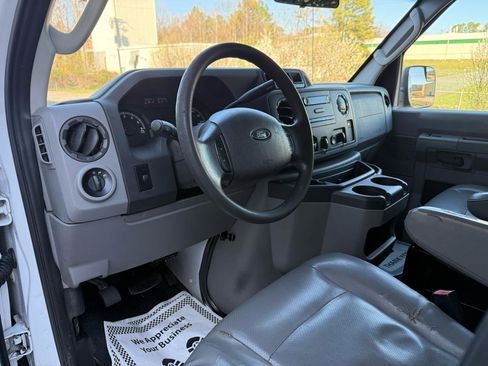 Used 2014 Ford E-250 and Econoline 250 image 15
