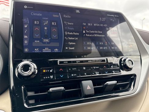 Used 2020 Toyota Highlander Platinum image 19