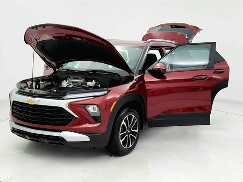 Used 2025 Chevrolet TrailBlazer LT image 9