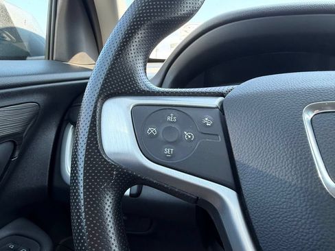 Used 2024 GMC Terrain SLE FWD image 16