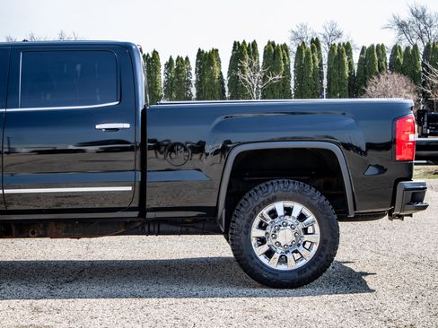 Used 2019 GMC Sierra 2500 Denali w/ Duramax Plus Package image 19