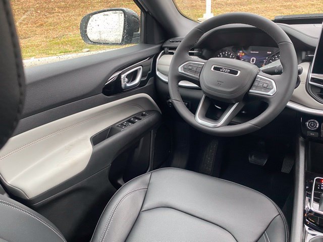 New 2026 Jeep Compass Limited AWD/4WD image 32