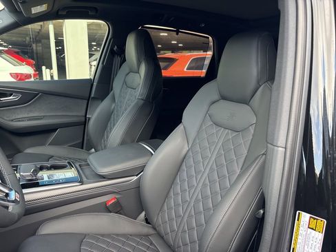 New 2026 Audi SQ7 Premium Plus image 13