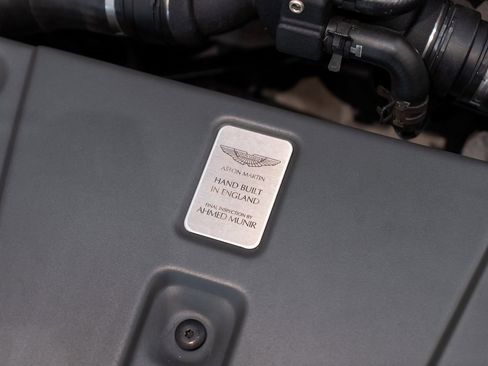 Used 2015 Aston Martin V12 Vantage S image 18