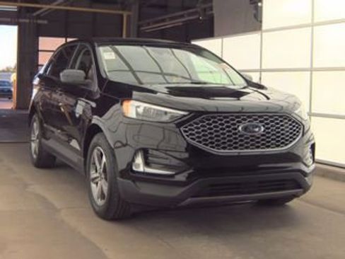 Used 2023 Ford Edge SEL w/ Convenience Package AWD/4WD image 4