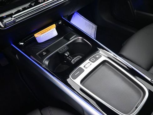 New 2025 Mercedes-Benz GLB 250 image 33