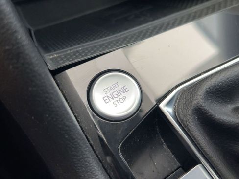 Used 2024 Volkswagen Taos SE image 22