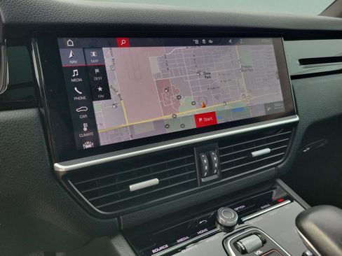 Used 2020 Porsche Cayenne E-Hybrid image 31