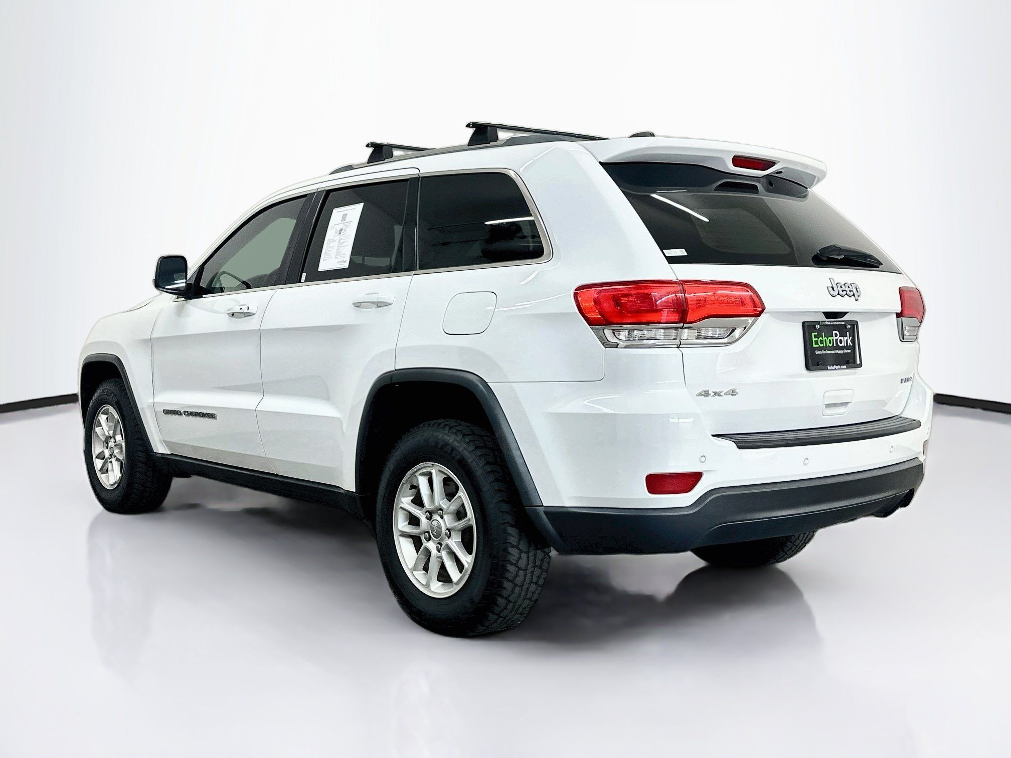 Used 2018 Jeep Grand Cherokee Laredo AWD/4WD image 5