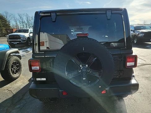 Used 2021 Jeep Wrangler Unlimited Sahara image 8