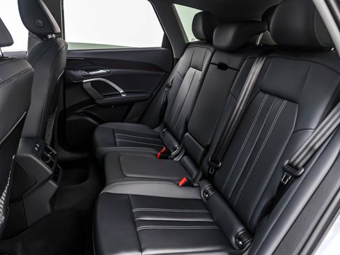 New 2025 Audi Q5 Premium image 8