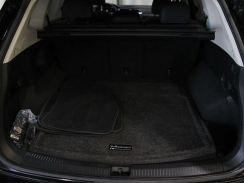 Used 2024 Volkswagen Tiguan SE AWD/4WD image 33