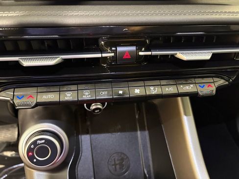 Used 2024 Alfa Romeo Tonale Ti image 34