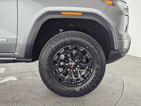 New 2026 GMC Canyon Elevation w/ Convenience Package image 9