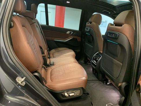 Used 2021 BMW X7 xDrive40i w/ M Sport Package image 71