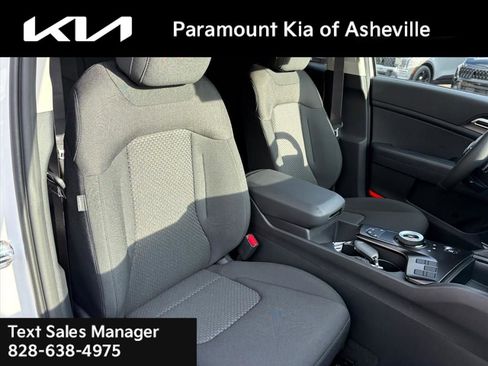 New 2026 Kia Sportage LX image 18