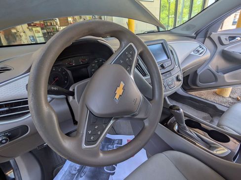 Used 2017 Chevrolet Malibu LS FWD image 10