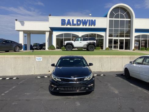 Used 2019 Kia Optima S FWD image 2