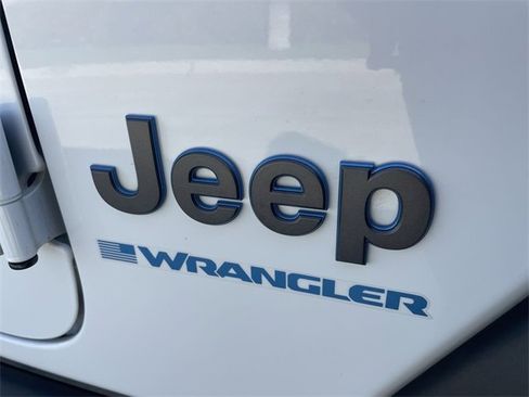 Used 2024 Jeep Wrangler Unlimited Rubicon 4xe image 30