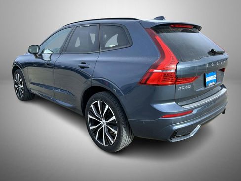Used 2023 Volvo XC60 B5 Plus image 7