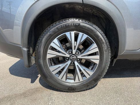 Used 2023 Nissan Rogue SV w/ SV Premium Package image 30