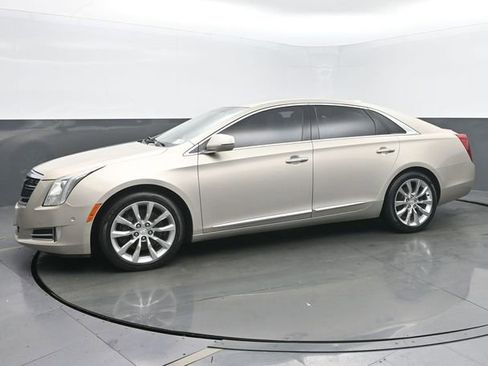 Used 2016 Cadillac XTS Luxury FWD image 2