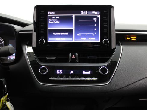 Used 2022 Toyota Corolla LE image 33