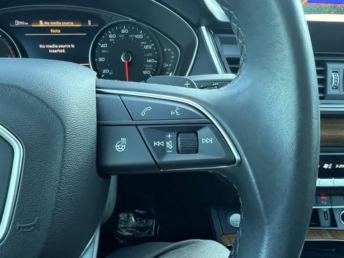 Used 2023 Audi Q5 2.0T Premium w/ Convenience Package image 38