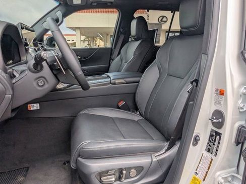 New 2025 Lexus LX 600 4WD w/ Luxury Package image 9