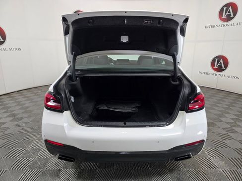 Used 2022 BMW 530i xDrive w/ M Sport Package image 7