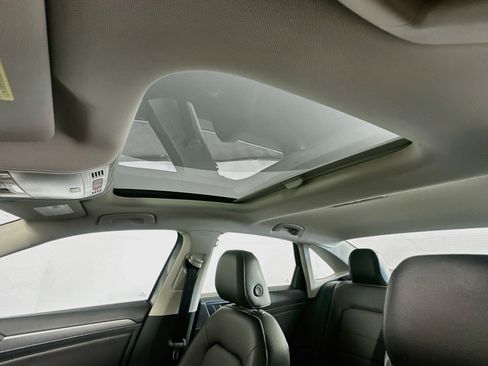 Used 2024 Volkswagen Jetta SE w/ Panoramic Sunroof Package FWD image 25
