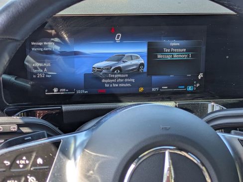 Used 2025 Mercedes-Benz GLA 250 4MATIC image 19