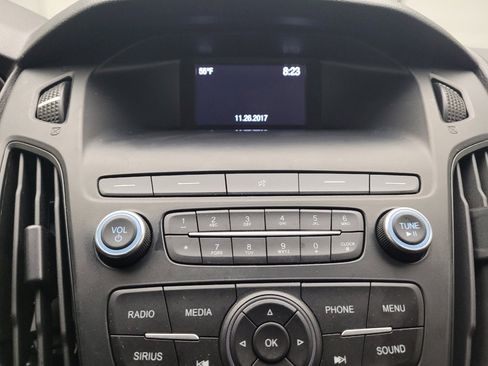 Used 2018 Ford Focus SE w/ Cold Weather Package image 25