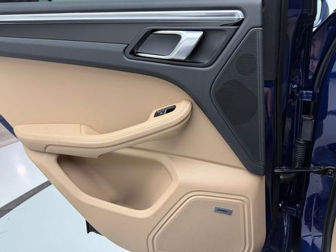 Used 2025 Porsche Macan image 28