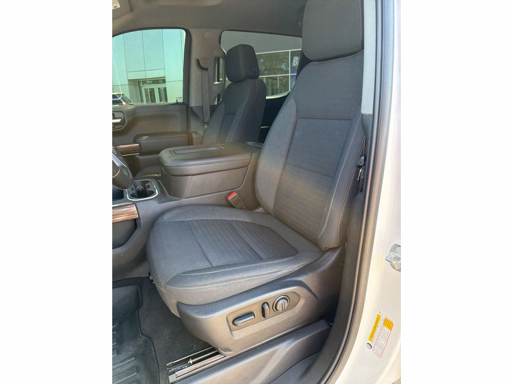 Used 2020 Chevrolet Silverado 1500 RST AWD/4WD image 12