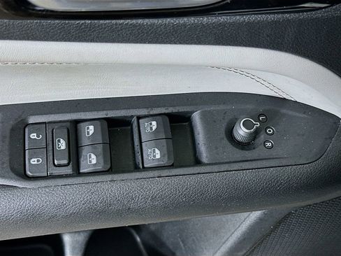 Used 2023 Jeep Compass Limited image 20