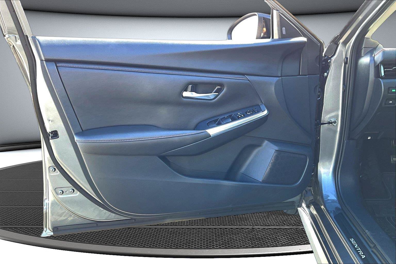 Used 2023 Nissan Sentra SR w/ Midnight Edition Package FWD image 20