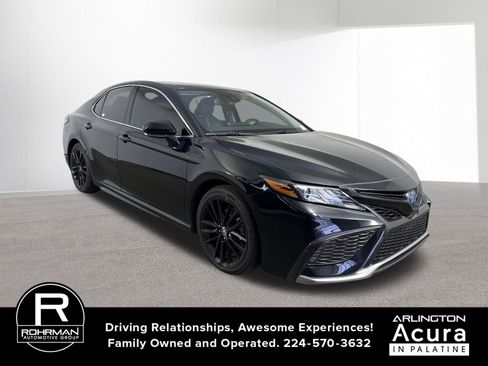 Used 2024 Toyota Camry XSE image 3