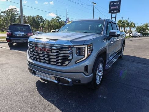 Used 2023 GMC Sierra 1500 Denali w/ Technology Package AWD/4WD image 3