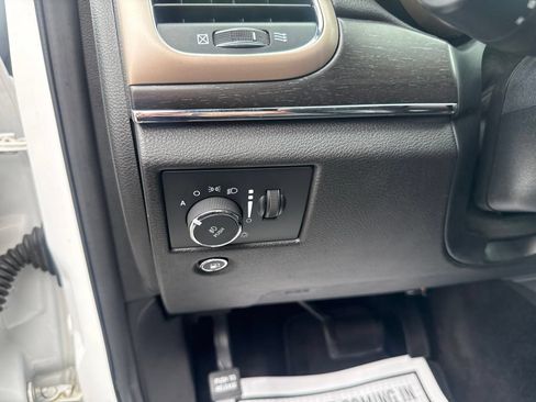 Used 2017 Jeep Grand Cherokee Limited AWD/4WD image 23