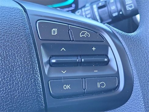 Used 2023 Hyundai Venue SE image 9