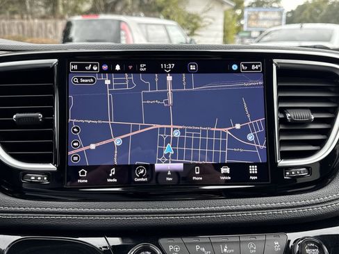 Used 2022 Chrysler Pacifica Limited image 28