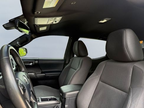 Used 2019 Toyota Tacoma TRD Off-Road image 20