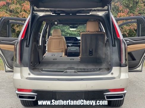 Used 2021 Cadillac Escalade Premium Luxury w/ LPO, Illumination Package image 46