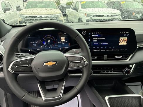 New 2027 Chevrolet Equinox LT FWD image 3