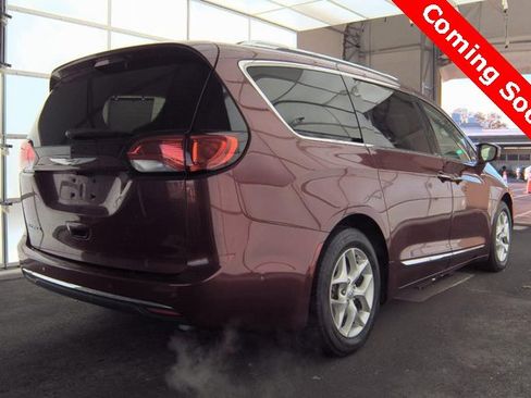 Used 2018 Chrysler Pacifica Touring-L Plus w/ Advanced Safetytec Group image 7